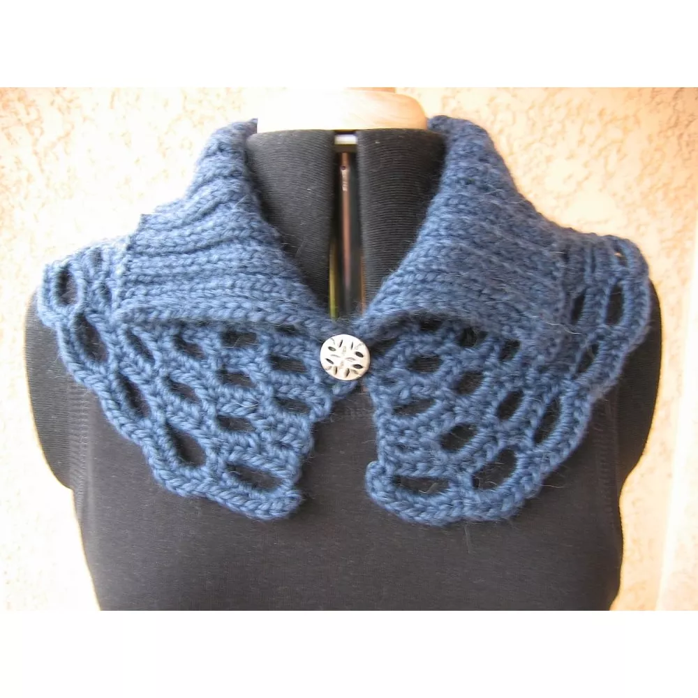Luscious - crochet + knit collar