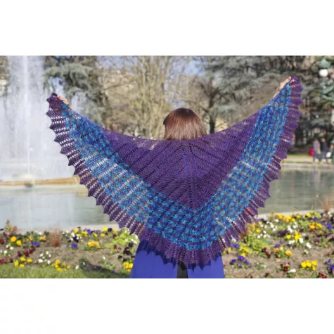 Bluebird - crochet shawl