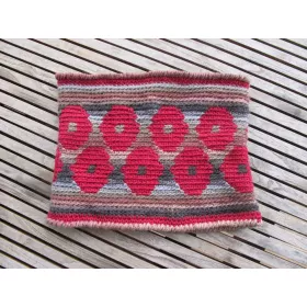 Oona - crocheted cowl