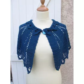 Capelette - crocheted capelet