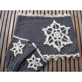 Flinga - crochet cowl and fingerless mittens