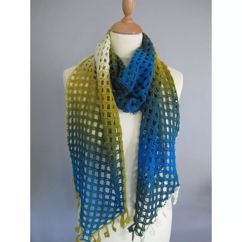 Squarely - crochet scarf
