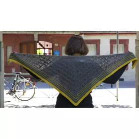 Tribute to Elizabeth Zimmermann - knitted shawl