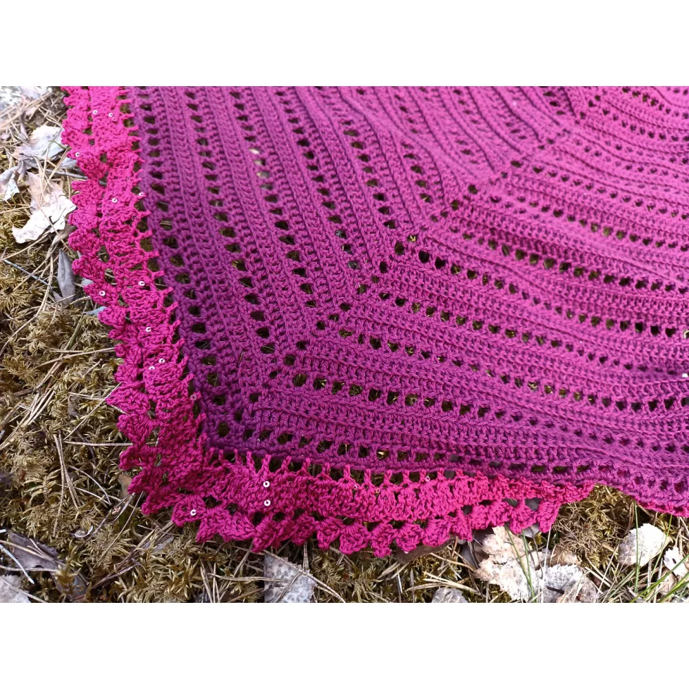 Glimma - crochet shawl