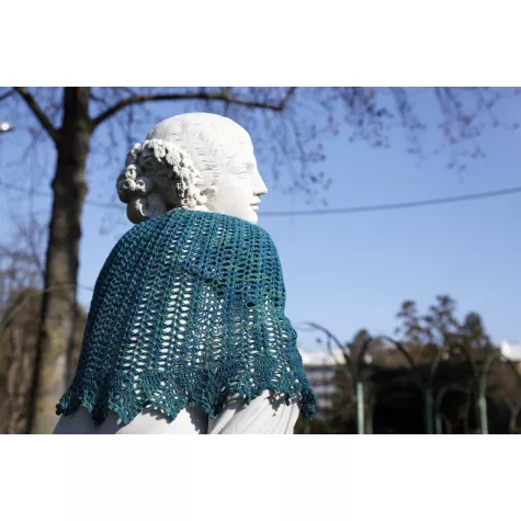 Victoria - crochet shawl