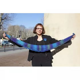 Solveig - crocheted shawlette