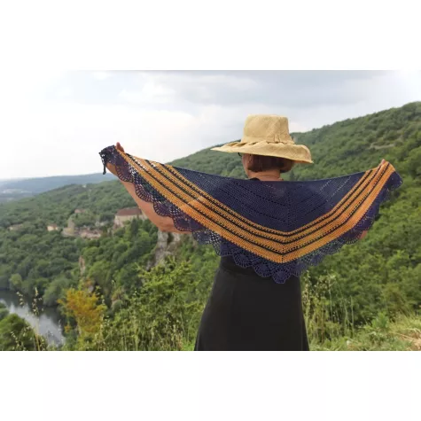 Sea and Sun - crochet shawl